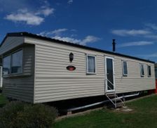 United Kingdom Essex Clacton-on-Sea vacation rental compare prices direct by owner 5078721