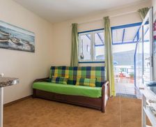 Spain Lanzarote Caleta de Sebo vacation rental compare prices direct by owner 29964579