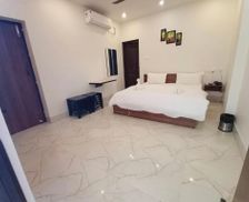 India West Bengal Shānti Niketan vacation rental compare prices direct by owner 14182154