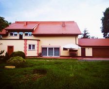 Poland Lodz Tuszyn vacation rental compare prices direct by owner 28251728