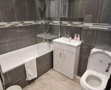 United Kingdom Greater London Hounslow vacation rental compare prices direct by owner 12147910