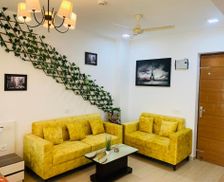 India Uttar Pradesh Noida vacation rental compare prices direct by owner 26743839