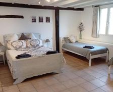 France Deux-Sèvres Sainte-Soline vacation rental compare prices direct by owner 26671503