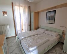 Italy Lombardy Tignale vacation rental compare prices direct by owner 16213837
