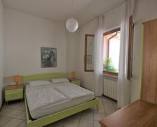 Italy Lombardy Tignale vacation rental compare prices direct by owner 14410560