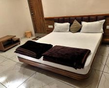 India Gujarat Ahmedabad vacation rental compare prices direct by owner 14156300