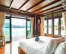 Thailand Surat Thani Province Ratchaprapha vacation rental compare prices direct by owner 14157227