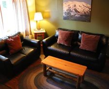 United States Washington Cougar vacation rental compare prices direct by owner 12671452