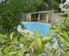 France Provence-Alpes-Côte d'Azur L'Isle-sur-la-Sorgue vacation rental compare prices direct by owner 27052483