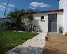 France  Saintes vacation rental compare prices direct by owner 18199329