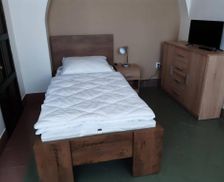 Czechia Central Bohemia Cerhenice vacation rental compare prices direct by owner 26932448