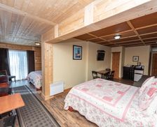 Canada Quebec Petite-Rivière-Saint-François vacation rental compare prices direct by owner 12752416