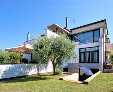 Italy Tuscany Marina di Carrara vacation rental compare prices direct by owner 15305029