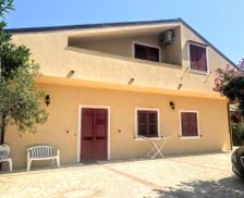 Italy Calabria Marina di Davoli vacation rental compare prices direct by owner 26851311