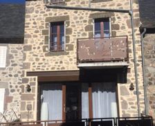 France Auvergne Saint-Saturnin vacation rental compare prices direct by owner 13662292