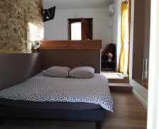 France Aquitaine Saint-Pierre-dʼAurillac vacation rental compare prices direct by owner 14162042