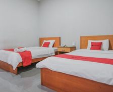 Indonesia Sumatra Jambi vacation rental compare prices direct by owner 14024860