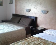 Romania Vâlcea Păuşeşti-Măglaşi vacation rental compare prices direct by owner 26815162