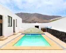 Spain Lanzarote Famara vacation rental compare prices direct by owner 29959665