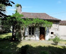 France Nouvelle-Aquitaine Les Adjots vacation rental compare prices direct by owner 26763974