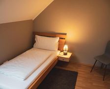 Germany Rhineland-Palatinate Mettendorf vacation rental compare prices direct by owner 13718952