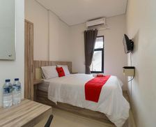 Indonesia Sumatra Palembang vacation rental compare prices direct by owner 14311667