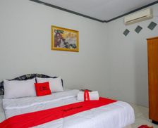 Indonesia West Sulawesi Majene vacation rental compare prices direct by owner 13800510