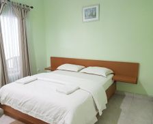 Indonesia East Nusa Tenggara Labuan Bajo vacation rental compare prices direct by owner 29192161