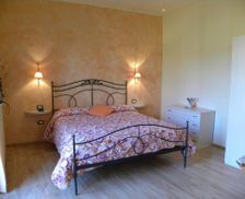 Italy Piedmont Suno vacation rental compare prices direct by owner 13767898