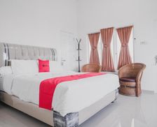Indonesia Sumatra Jambi vacation rental compare prices direct by owner 14200258
