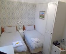 United Kingdom Kent Sittingbourne vacation rental compare prices direct by owner 16096371