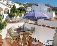Spain Andalucía Canillas de Albaida vacation rental compare prices direct by owner 19533597