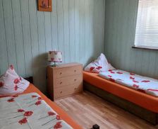 Poland Warmia-Masuria Gąsiorowo vacation rental compare prices direct by owner 27047599