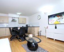 United Kingdom Greater London Woolwich vacation rental compare prices direct by owner 10660779