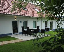 Germany Mecklenburg-Pomerania Garden vacation rental compare prices direct by owner 13025375