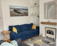 United Kingdom Isle of Wight Cowes vacation rental compare prices direct by owner 5805253