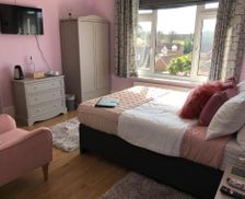 United Kingdom Isle of Wight Sandown vacation rental compare prices direct by owner 13494103
