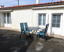 France Pays de la Loire Mareuil-sur-Lay vacation rental compare prices direct by owner 15456561