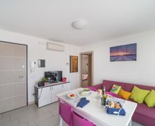 Italy Friuli Venezia Giulia Lignano Sabbiadoro vacation rental compare prices direct by owner 16164339