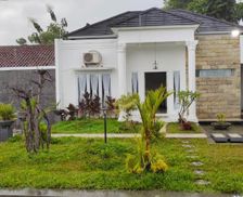Indonesia West Java Cireungit vacation rental compare prices direct by owner 28270326