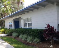 United States Florida De Land vacation rental compare prices direct by owner 13482075