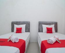 Indonesia East Java Waru vacation rental compare prices direct by owner 15306188