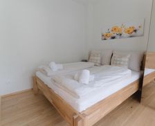 Austria Carinthia Krumpendorf am Wörthersee vacation rental compare prices direct by owner 28121984