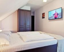 Romania Bacău Moineşti vacation rental compare prices direct by owner 28211056