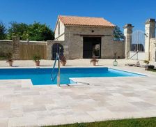 France Nouvelle-Aquitaine Angliers vacation rental compare prices direct by owner 26953807