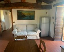 Italy Umbria Tuoro sul Trasimeno vacation rental compare prices direct by owner 18971379