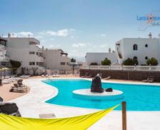 Spain Lanzarote Costa Teguise vacation rental compare prices direct by owner 15813069