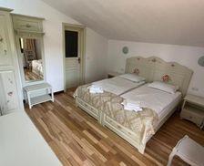 Romania Mehedinti Eşelniţa vacation rental compare prices direct by owner 27041025