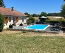 France Nouvelle-Aquitaine Saint-Antoine-Cumond vacation rental compare prices direct by owner 27013250