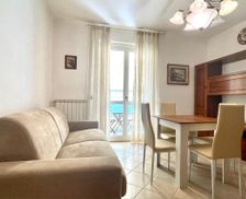 Italy Tuscany Marina di Massa vacation rental compare prices direct by owner 24215109